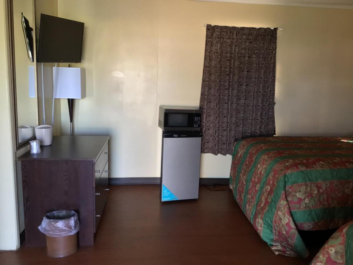 Skyland Inn - Bristol Hilander Park Экстерьер фото