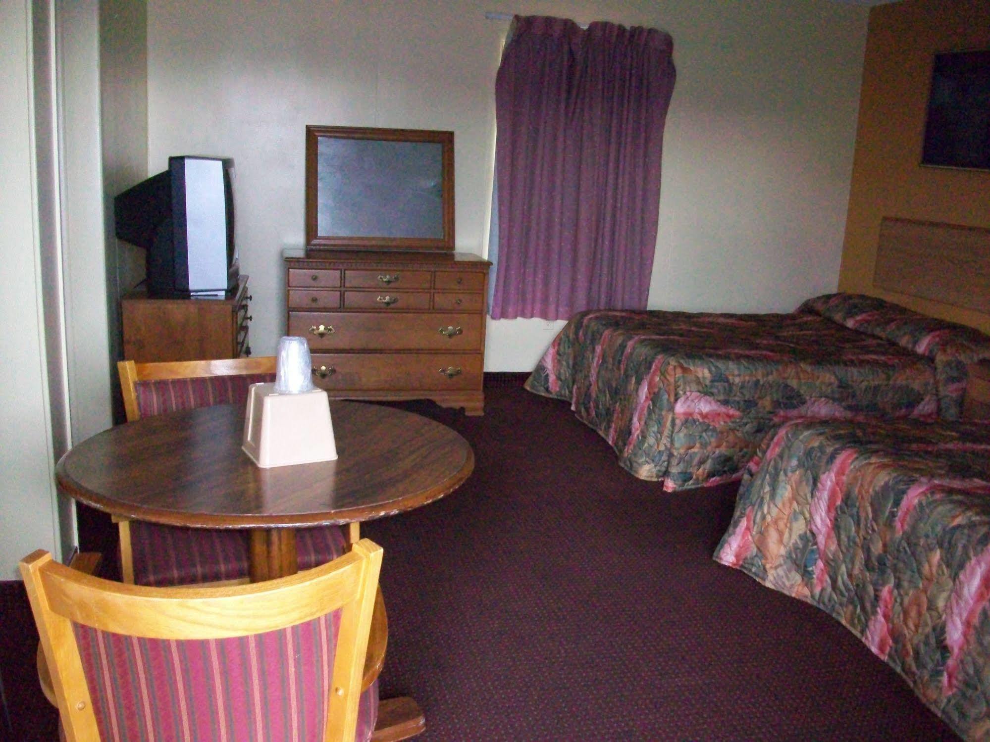 Skyland Inn - Bristol Hilander Park Экстерьер фото